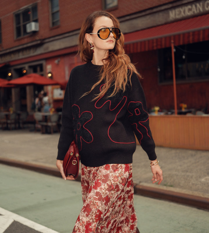 Sweater w Fuzzy Flower